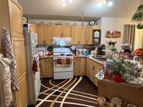 125S 150 West, Raymond, AB 