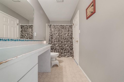 260 Red Crow Boulevard West, Lethbridge, AB 