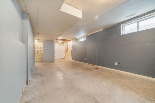 260 Red Crow Boulevard West, Lethbridge, AB 
