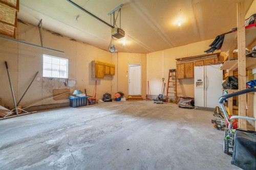 260 Red Crow Boulevard West, Lethbridge, AB 