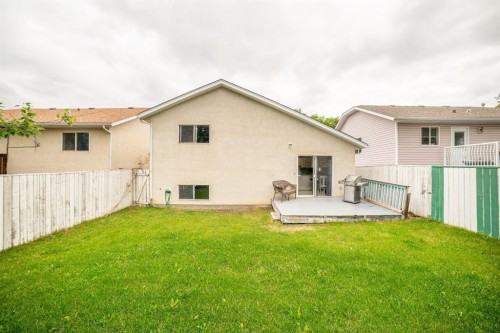 260 Red Crow Boulevard West, Lethbridge, AB 