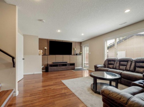 554 Margaret Sutherland Crescent North, Lethbridge, AB 