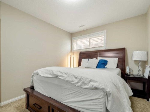 554 Margaret Sutherland Crescent North, Lethbridge, AB 