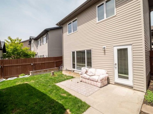 554 Margaret Sutherland Crescent North, Lethbridge, AB 