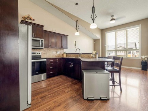 554 Margaret Sutherland Crescent North, Lethbridge, AB 