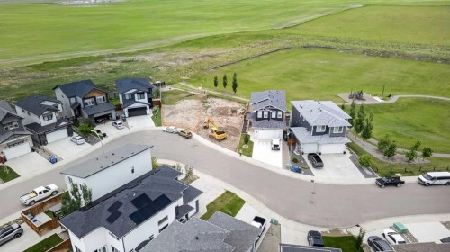 1282 Pacific Circle West, Lethbridge, AB 