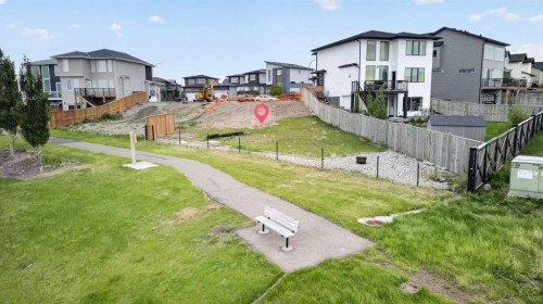 1282 Pacific Circle West, Lethbridge, AB 