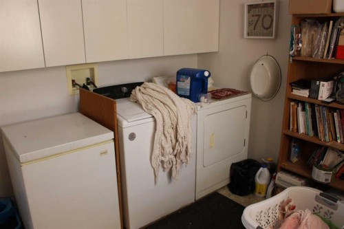 61048 Hwy 844, Raymond, AB - Indoor Photo Showing Laundry Room