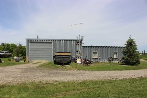 61048 Hwy 844, Raymond, AB - Outdoor