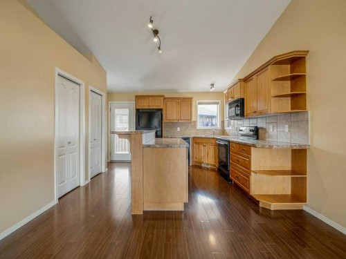 727 Aberdeen Crescent West, Lethbridge, AB 