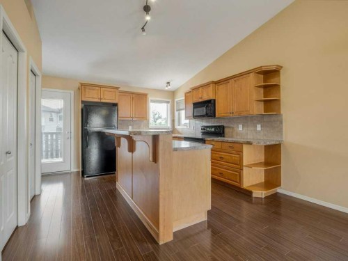 727 Aberdeen Crescent West, Lethbridge, AB 