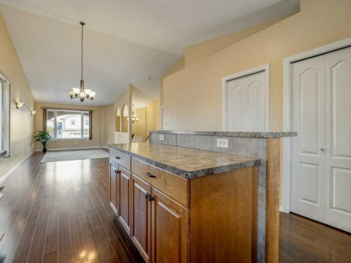 727 Aberdeen Crescent West, Lethbridge, AB 