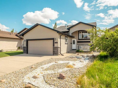 727 Aberdeen Crescent  Lethbridge, AB T1J 5B2
