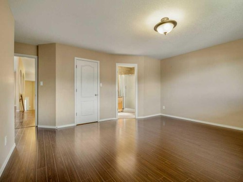 727 Aberdeen Crescent West, Lethbridge, AB 