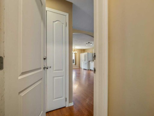 727 Aberdeen Crescent West, Lethbridge, AB 