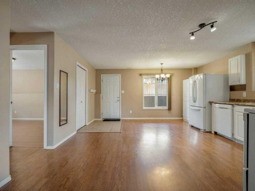 727 Aberdeen Crescent West, Lethbridge, AB 