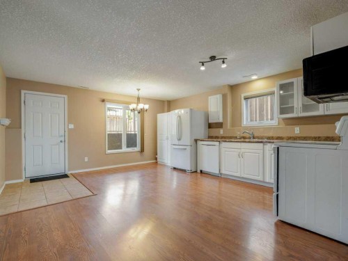 727 Aberdeen Crescent West, Lethbridge, AB 