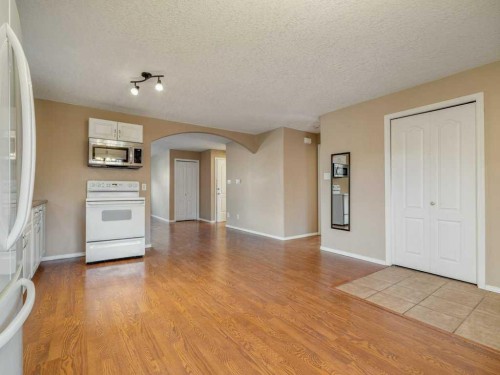 727 Aberdeen Crescent West, Lethbridge, AB 