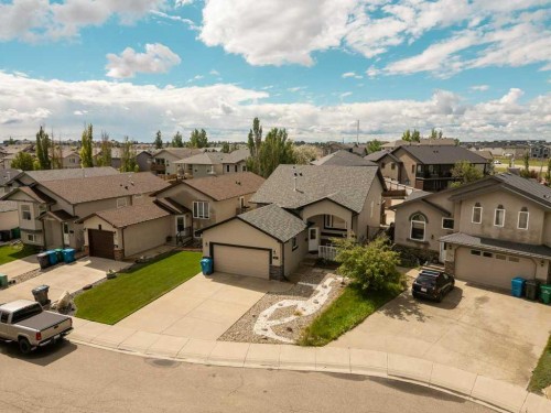 727 Aberdeen Crescent West, Lethbridge, AB 