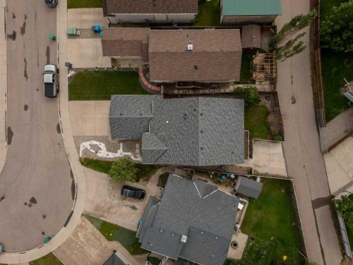 727 Aberdeen Crescent West, Lethbridge, AB 
