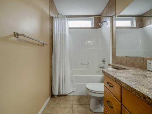 727 Aberdeen Crescent West, Lethbridge, AB 