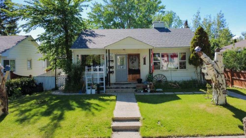1118 12B Street SOUTH Lethbridge, AB T1K 1S2