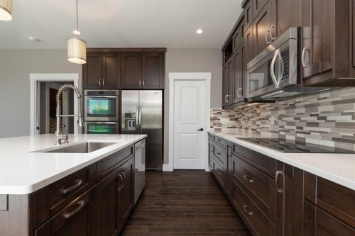 788 Canyonview Close West, Lethbridge, AB 
