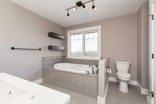 788 Canyonview Close West, Lethbridge, AB 