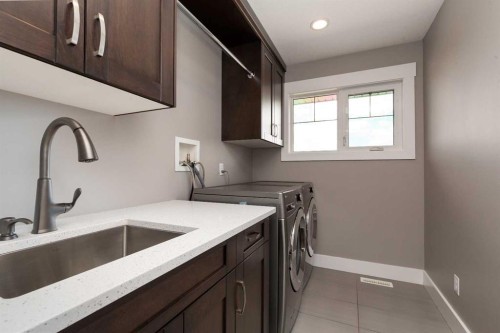 788 Canyonview Close West, Lethbridge, AB 