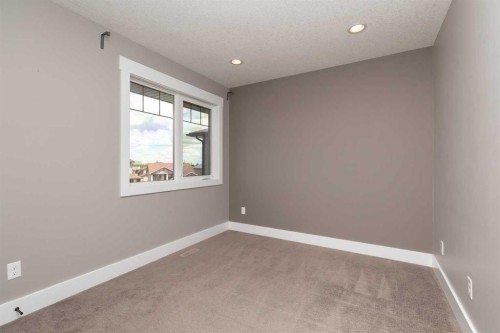 788 Canyonview Close West, Lethbridge, AB 