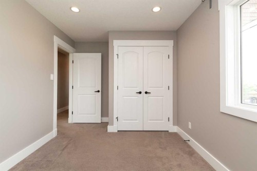 788 Canyonview Close West, Lethbridge, AB 