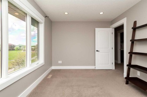 788 Canyonview Close West, Lethbridge, AB 