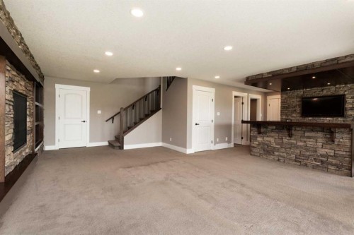 788 Canyonview Close West, Lethbridge, AB 