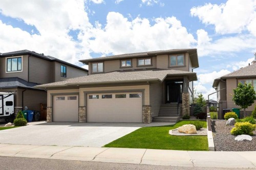 788 Canyonview Close West, Lethbridge, AB 