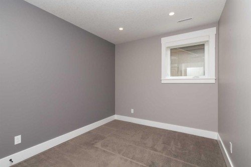 788 Canyonview Close West, Lethbridge, AB 