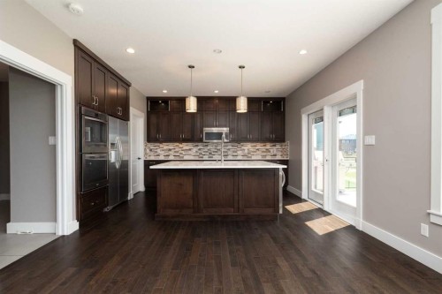 788 Canyonview Close West, Lethbridge, AB 