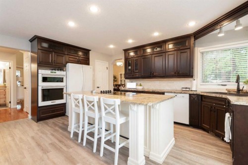 205 Kings Bay South, Lethbridge, AB 