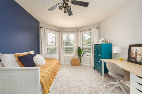 205 Kings Bay South, Lethbridge, AB 