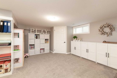 205 Kings Bay South, Lethbridge, AB 