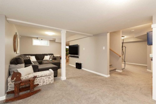 205 Kings Bay South, Lethbridge, AB 