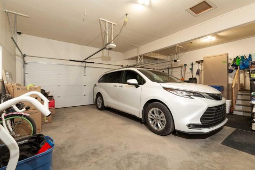 205 Kings Bay South, Lethbridge, AB 