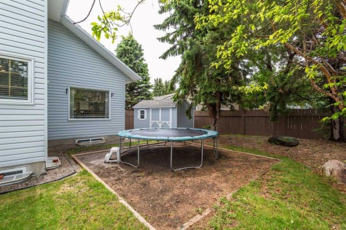 205 Kings Bay South, Lethbridge, AB 