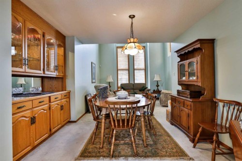 2265 27 Avenue South, Lethbridge, AB - Indoor Photo Showing Dining Room