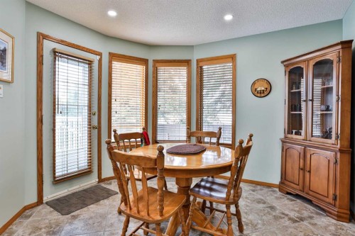 2265 27 Avenue South, Lethbridge, AB - Indoor Photo Showing Dining Room