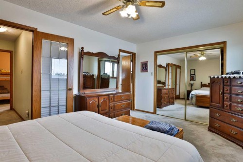 2265 27 Avenue South, Lethbridge, AB - Indoor Photo Showing Bedroom