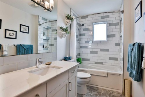2265 27 Avenue South, Lethbridge, AB - Indoor Photo Showing Bathroom