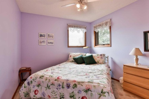 2265 27 Avenue South, Lethbridge, AB - Indoor Photo Showing Bedroom