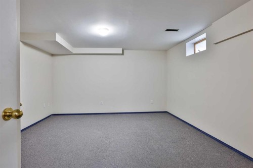 2265 27 Avenue South, Lethbridge, AB - Indoor Photo Showing Other Room