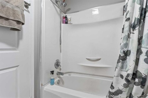 1017 19A Avenue, Coaldale, AB 