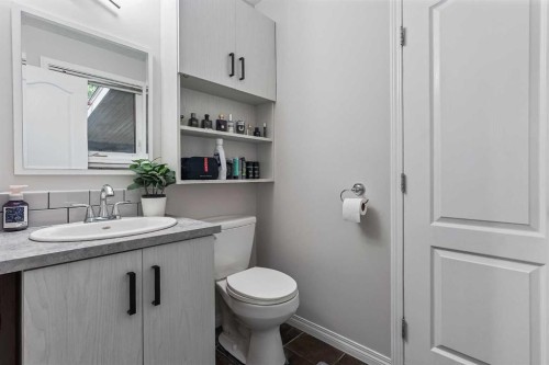 1017 19A Avenue, Coaldale, AB 